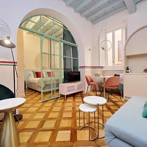 https://bright-suite-navona.it-romehotels.com